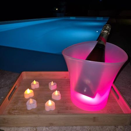 Love Room - Cocon Room - Toulon - أوليوليه المظهر الخارجي الصورة
