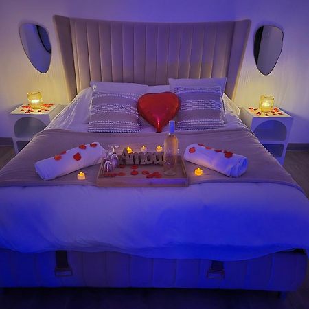 Love Room - Cocon Room - Toulon - أوليوليه المظهر الخارجي الصورة