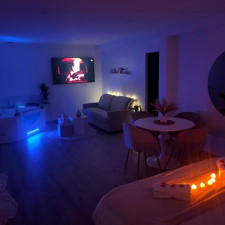 Love Room - Cocon Room - Toulon - أوليوليه المظهر الخارجي الصورة