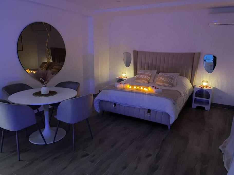 Love Room - Cocon Room - Toulon - أوليوليه المظهر الخارجي الصورة