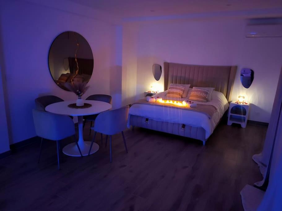 Love Room - Cocon Room - Toulon - أوليوليه المظهر الخارجي الصورة
