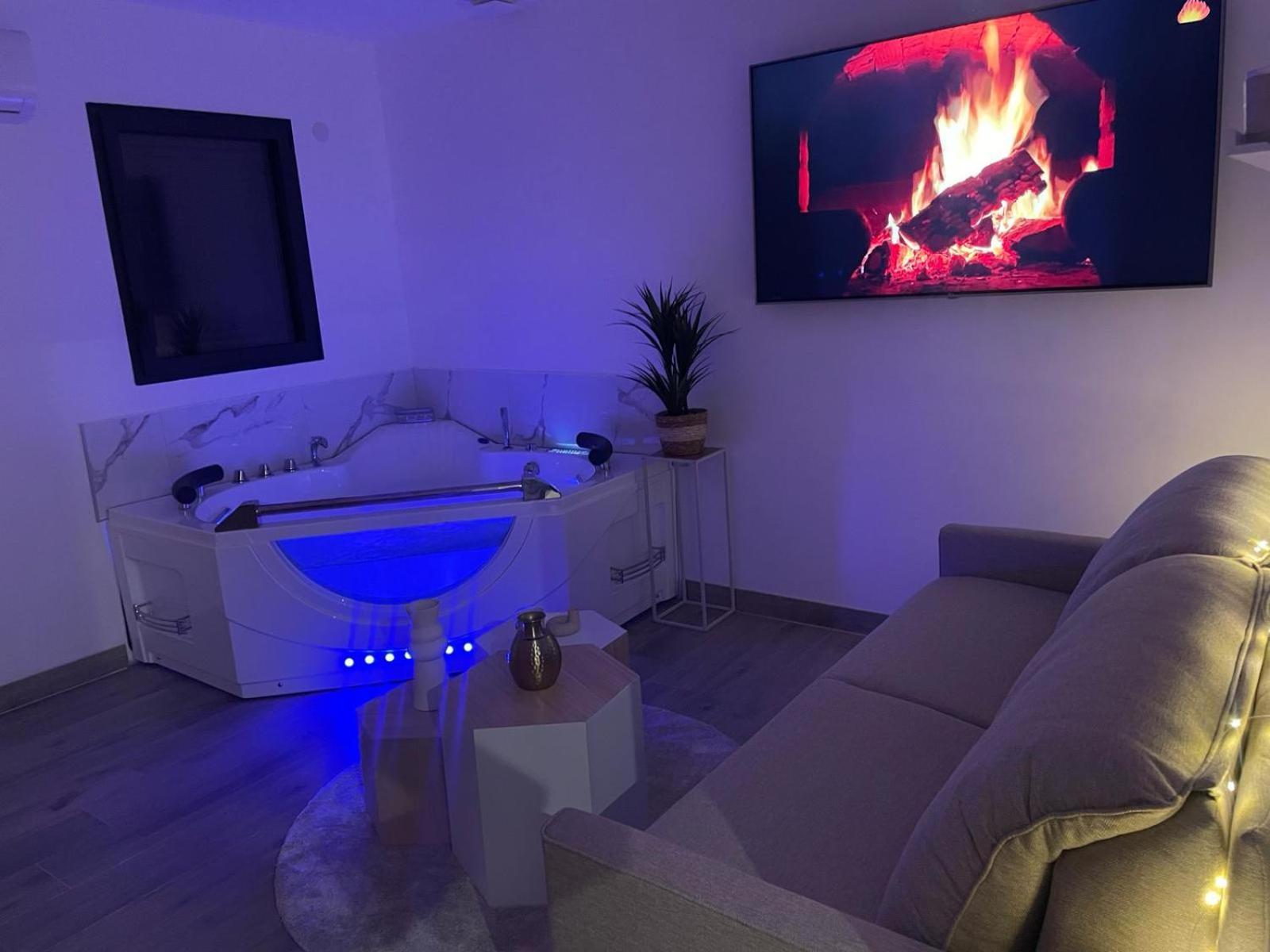 Love Room - Cocon Room - Toulon - أوليوليه المظهر الخارجي الصورة