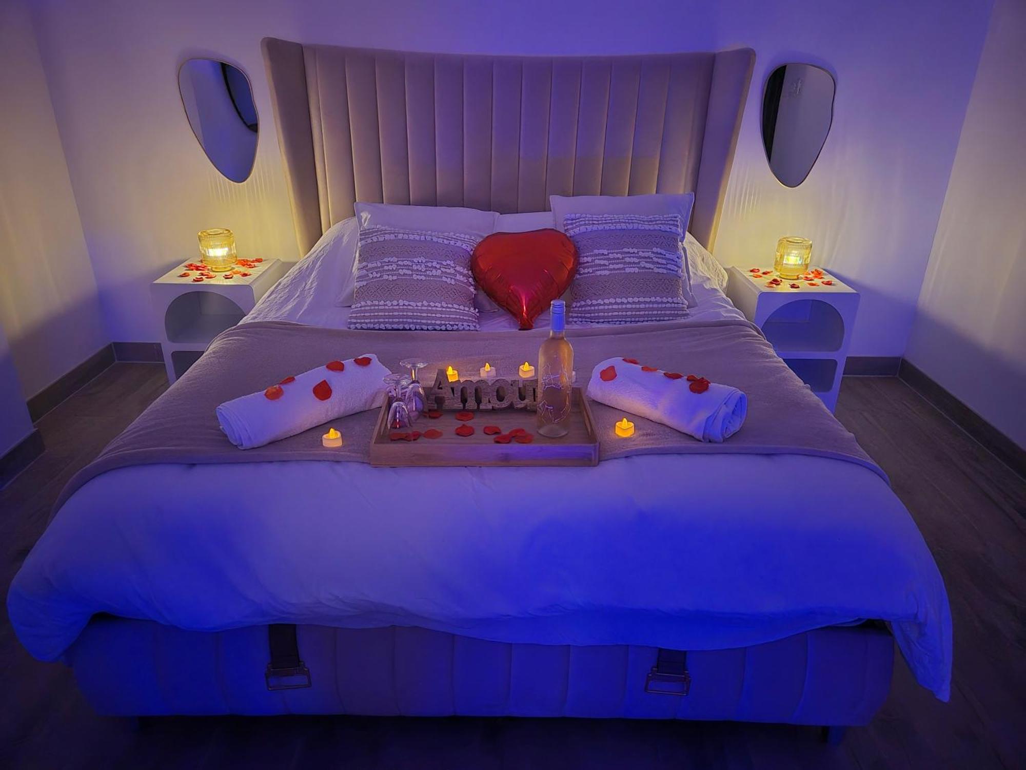 Love Room - Cocon Room - Toulon - أوليوليه المظهر الخارجي الصورة
