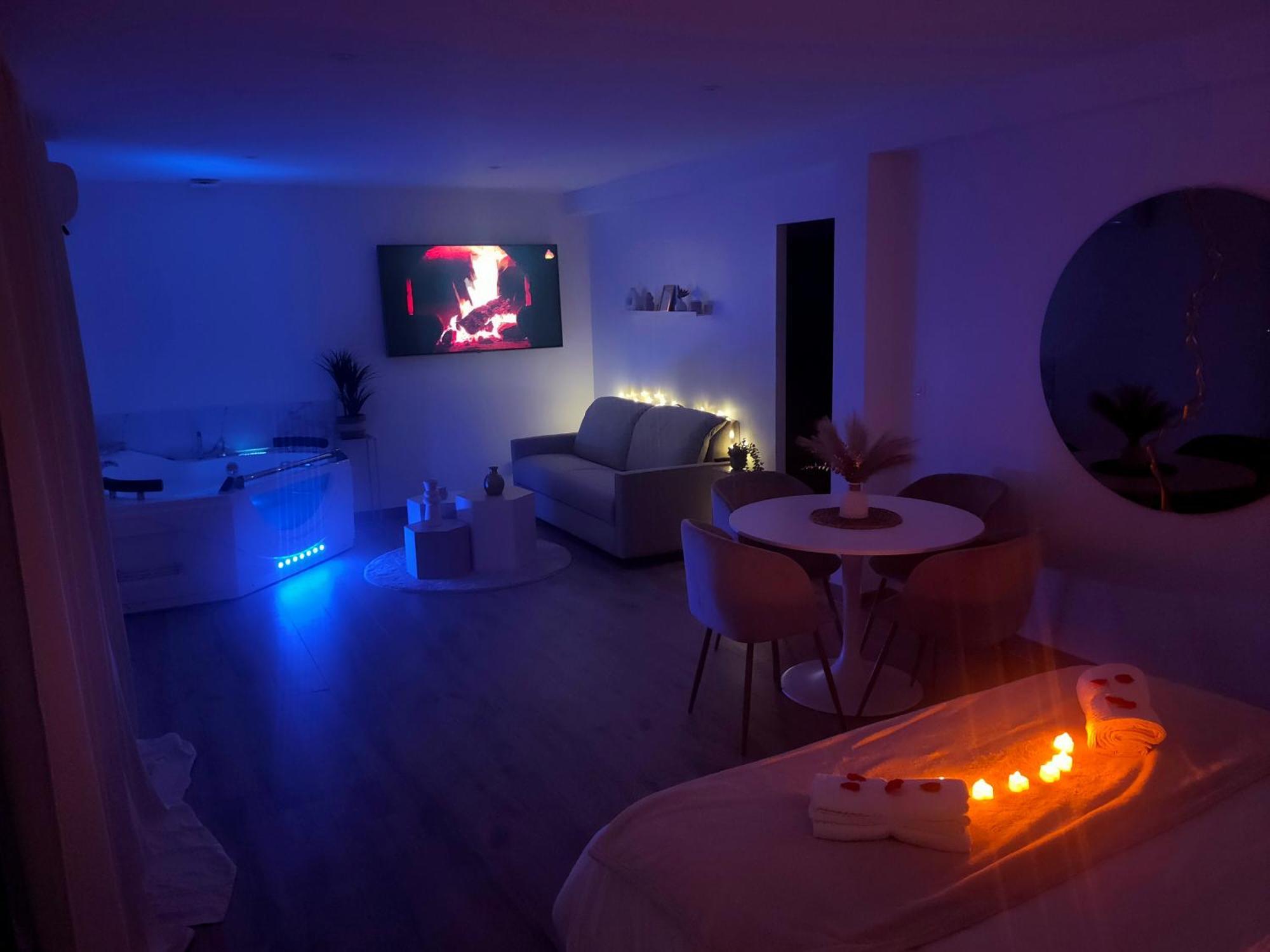 Love Room - Cocon Room - Toulon - أوليوليه المظهر الخارجي الصورة