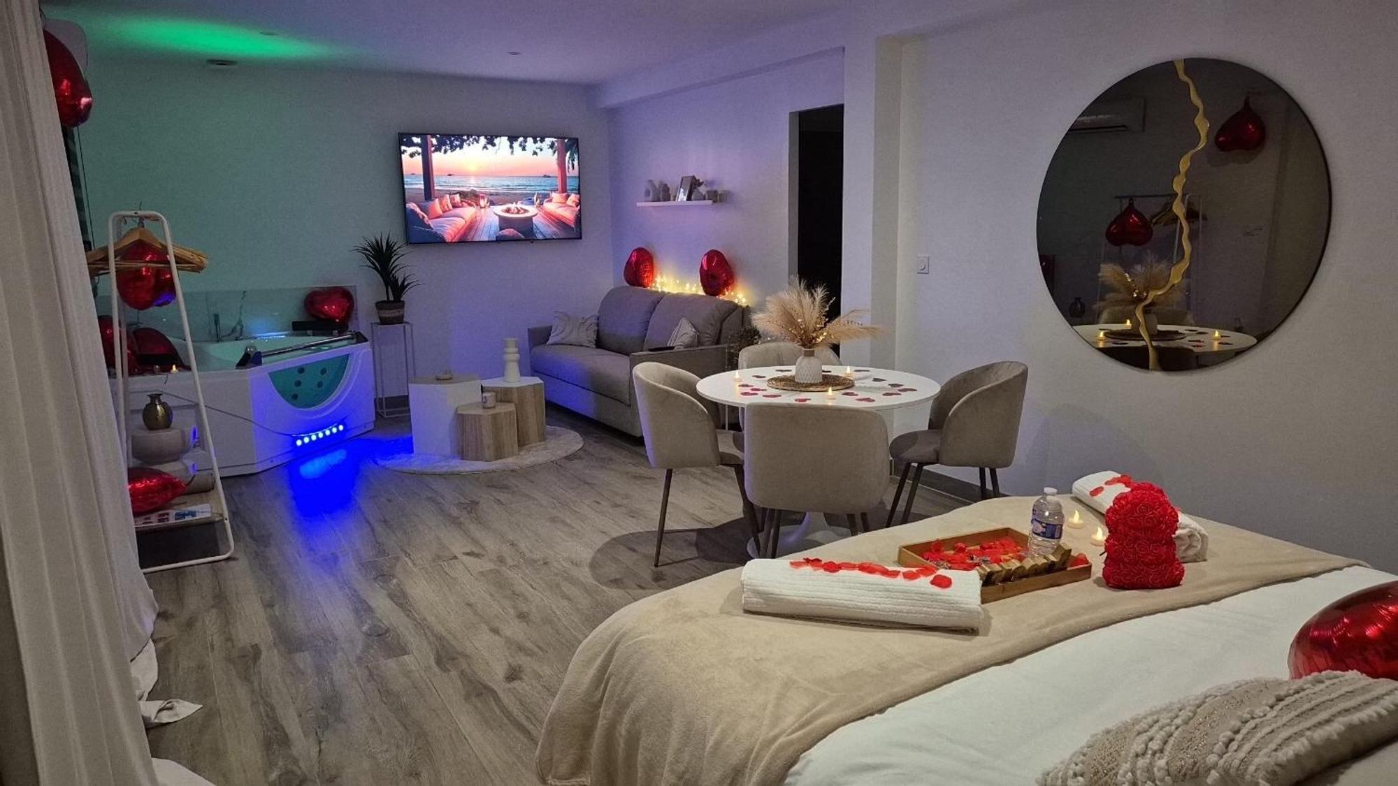Love Room - Cocon Room - Toulon - أوليوليه المظهر الخارجي الصورة
