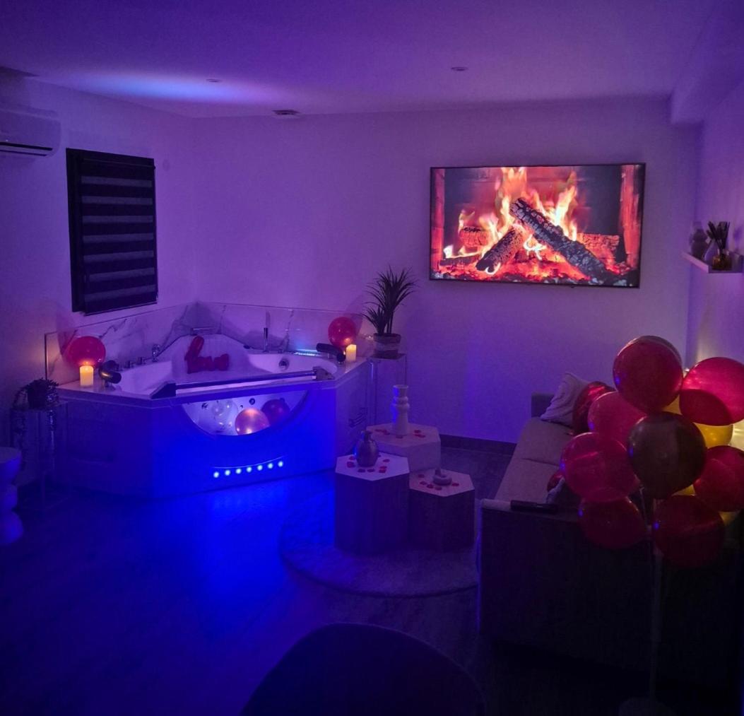 Love Room - Cocon Room - Toulon - أوليوليه المظهر الخارجي الصورة
