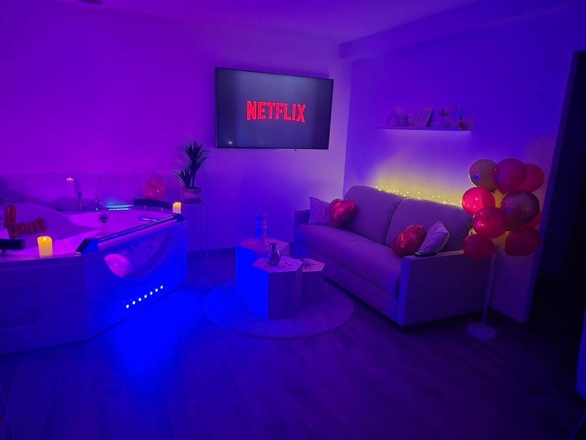 Love Room - Cocon Room - Toulon - أوليوليه المظهر الخارجي الصورة